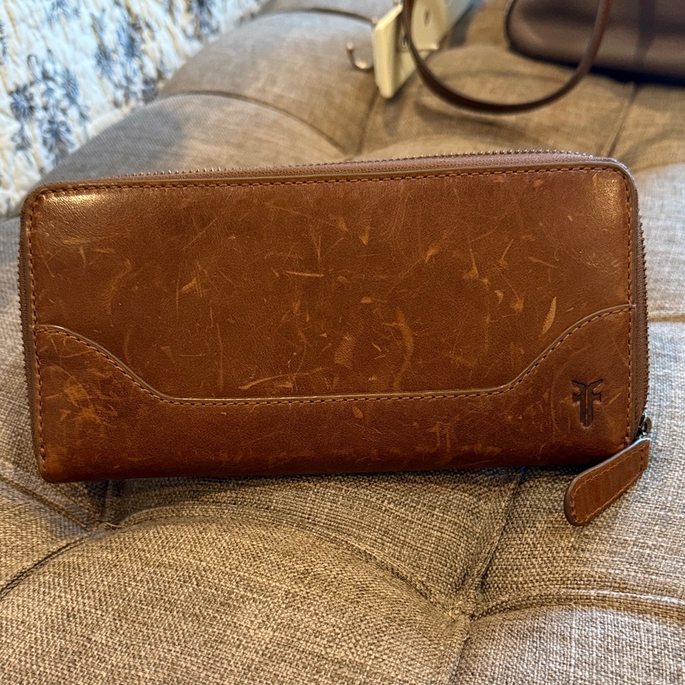 Frye Leather Wallet Melissa
